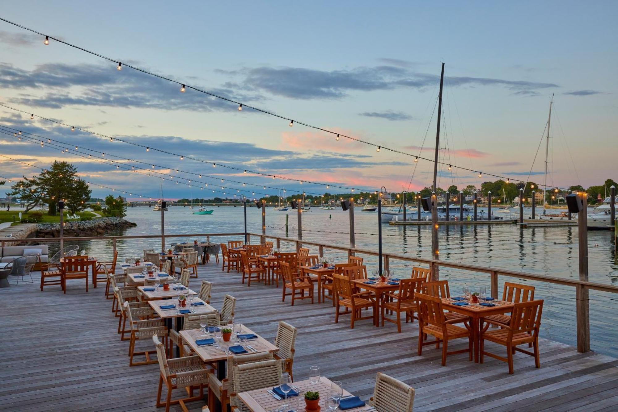 Newport Harbor Island Resort Exteriör bild